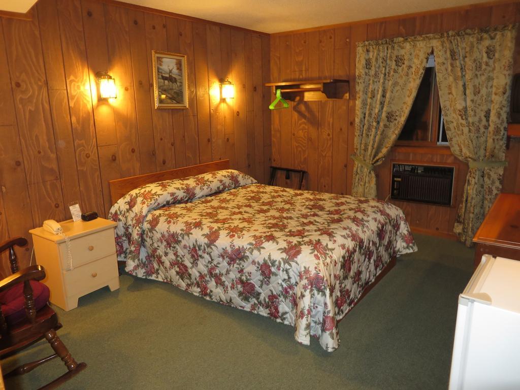 Travelers Inn Motel Eagle River Bilik gambar