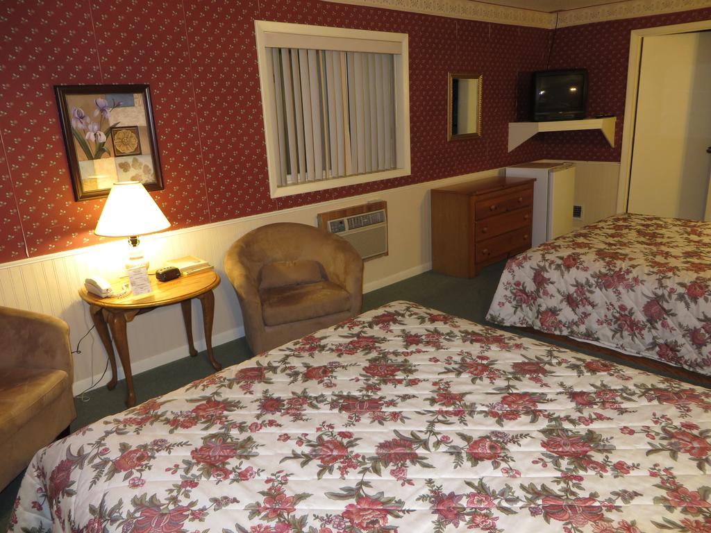 Travelers Inn Motel Eagle River Bilik gambar